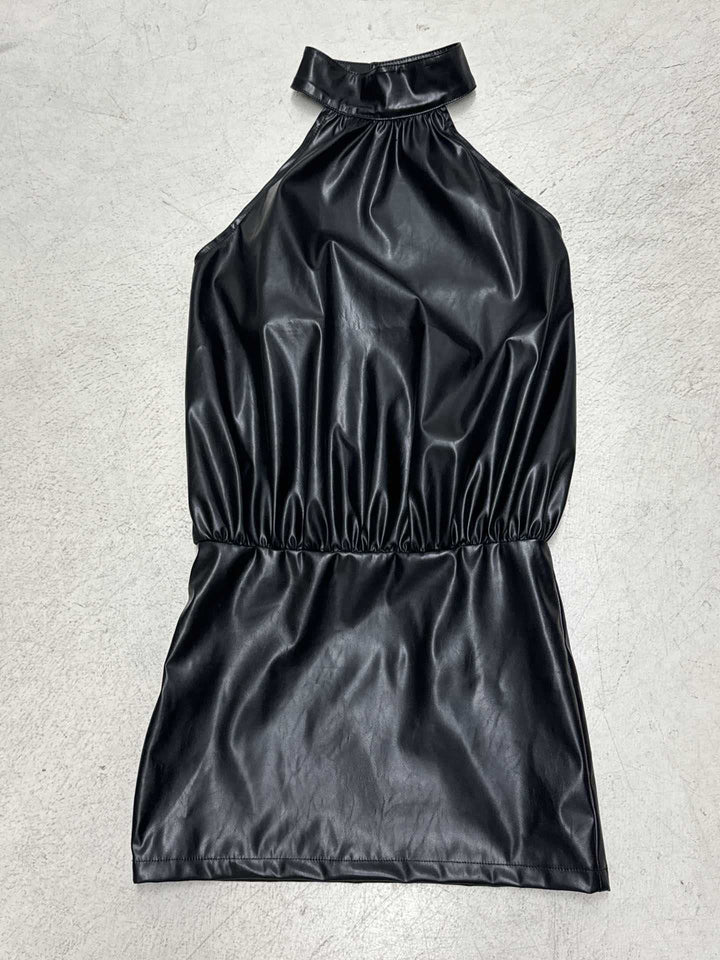 Damen ärmelloses Kunstlederkleid mit modernem Stehkragen Skovae