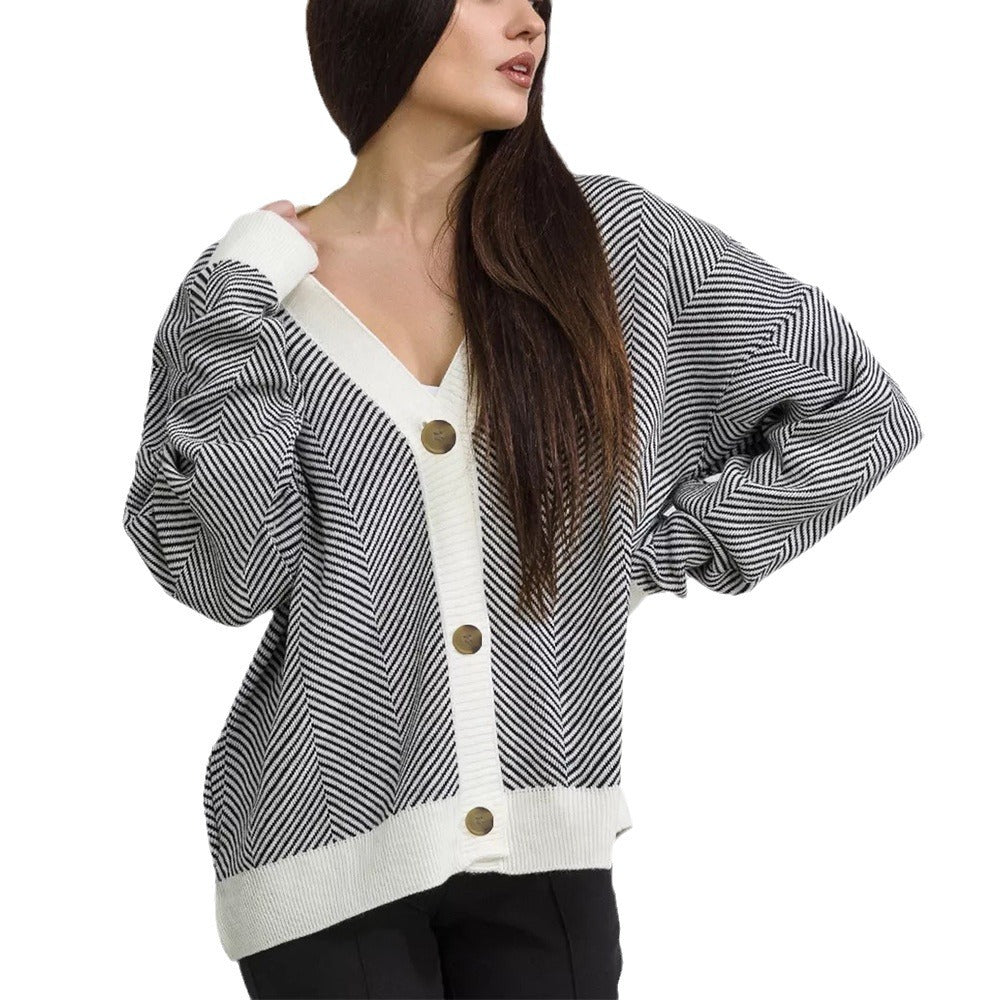 Kvinders hyggelige cardigan med elegante kabelstrik detaljer og knaplukninger Stilla