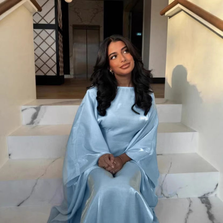 Kvinders Glamorous Satin Maxi Kjole med Bred Skæring og Elegante Ærmer Stilla