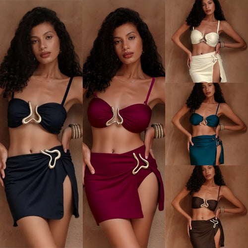 Dame bikinisæt med elegant indpakningsskørt og moderne design Skovae
