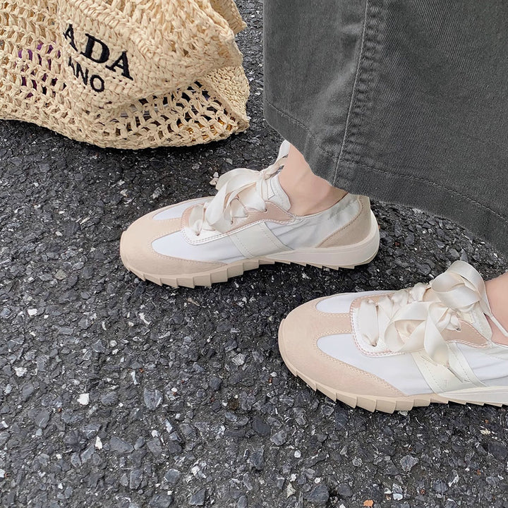 Dame Sporty Sneakers med innovativt design og behagelig sål Stilla