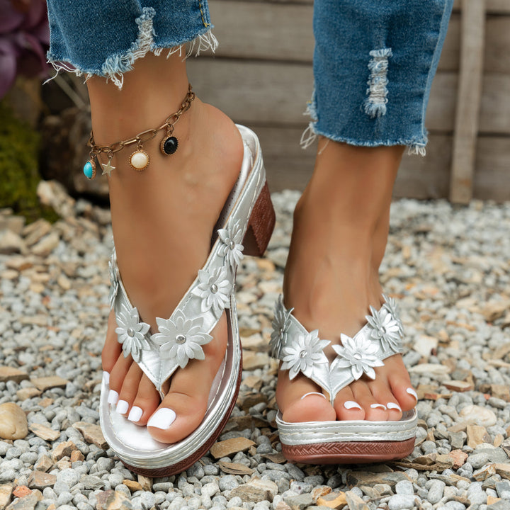 Dame Trendy Tåsteg-Sandaler med blomstret design og komfortabel hælhøjde Stilla