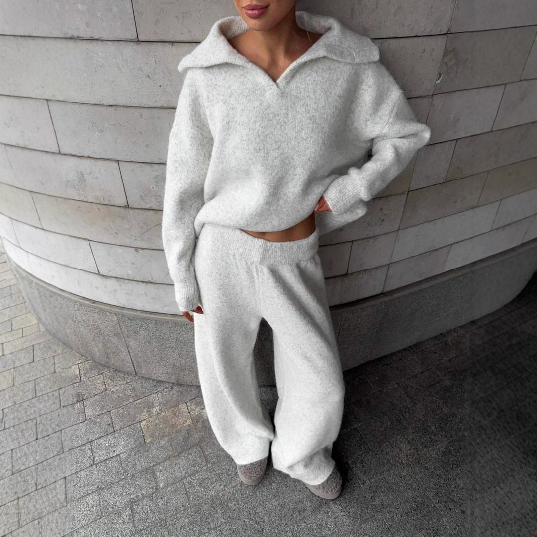 Dame hyggelig strik sæt med cropped sweater og brede bukser Stilla