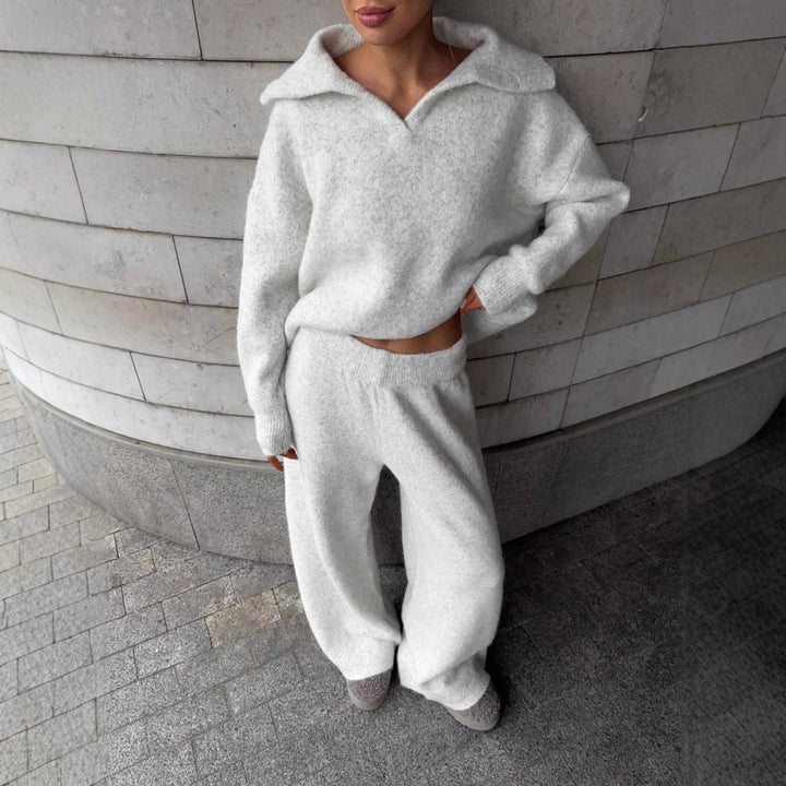 Dame hyggelig strik sæt med cropped sweater og brede bukser Stilla