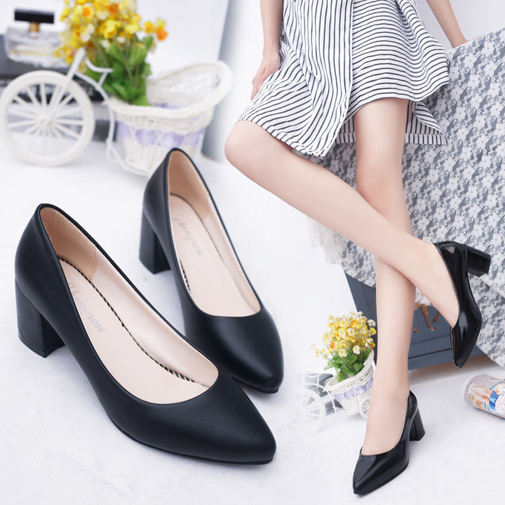 Dame Elegante og klassiske pumps med bredt blokhælhøjder og spidst design Stilla