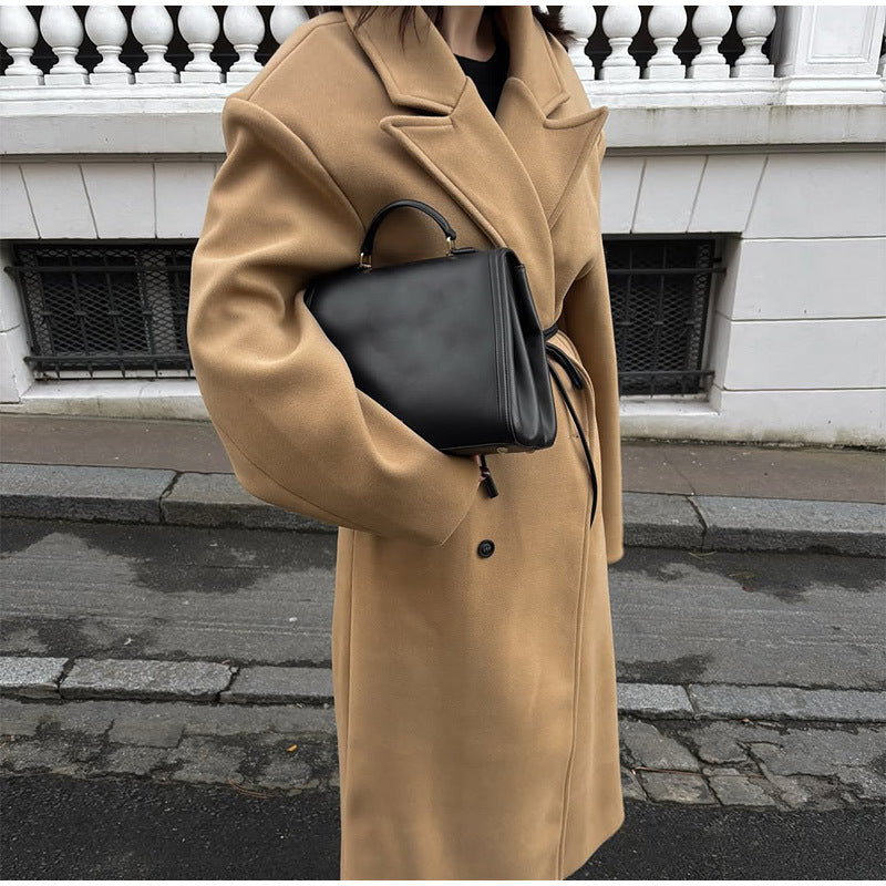 Dame elegant oversized trenchcoat Stilla