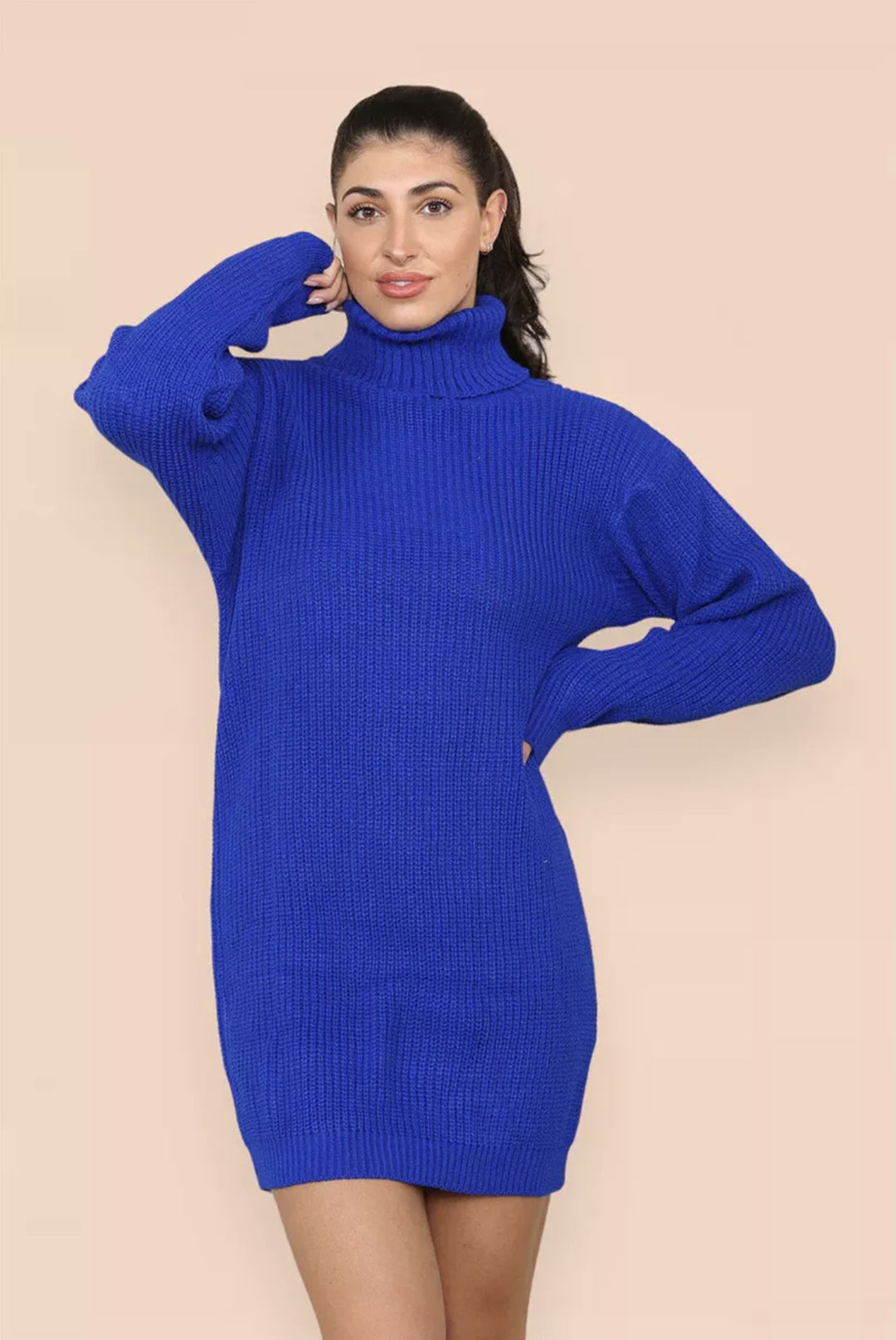 Kvinders strikket kjole med højt rullekrave og afslappet pasform Stilla