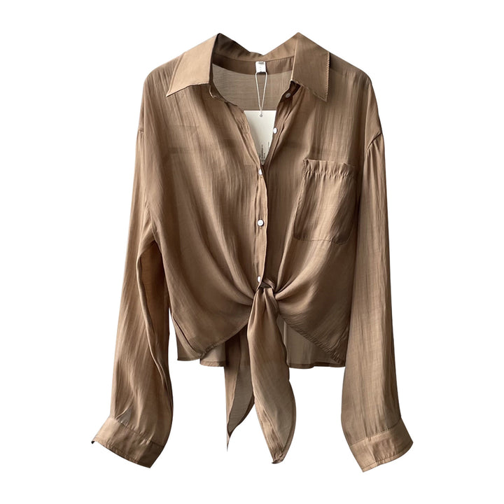 Dame elegant bluse med snoet kant og praktisk brystlomme Stilla