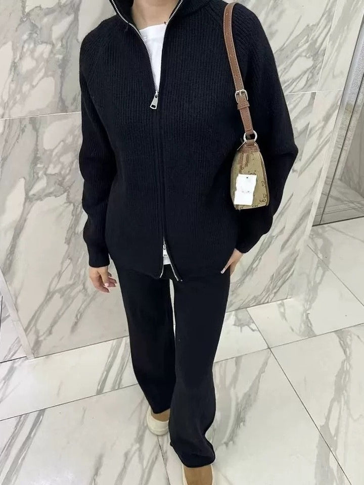 Kvinders elegante cardigan med lynlås og matchende bukser Stilla