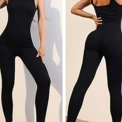 Dame ribstrik jumpsuit med brede stropper og tætsiddende pasform Skovae