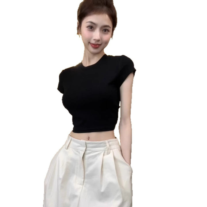 Kvinders crop top med en tætsiddende pasform og elastisk materiale