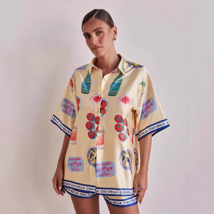 Women's set consisting of stylish short-sleeve shirt and shorts in summer design Skovae