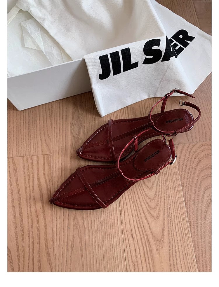 Dame elegante flade sandaler med justerbar rem og spidst design Stilla