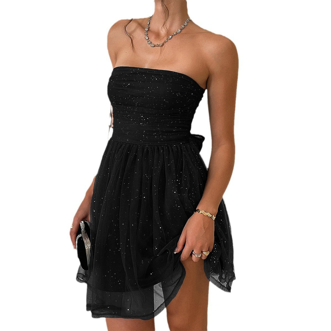 Dame Strapless Minikjole med skinnende tylkant og glitrende accenter Stilla
