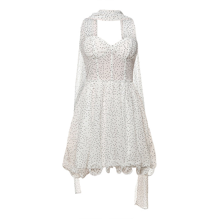 Dame Mini-kjole med off-shoulder design og delikat chiffonoverdel Stilla