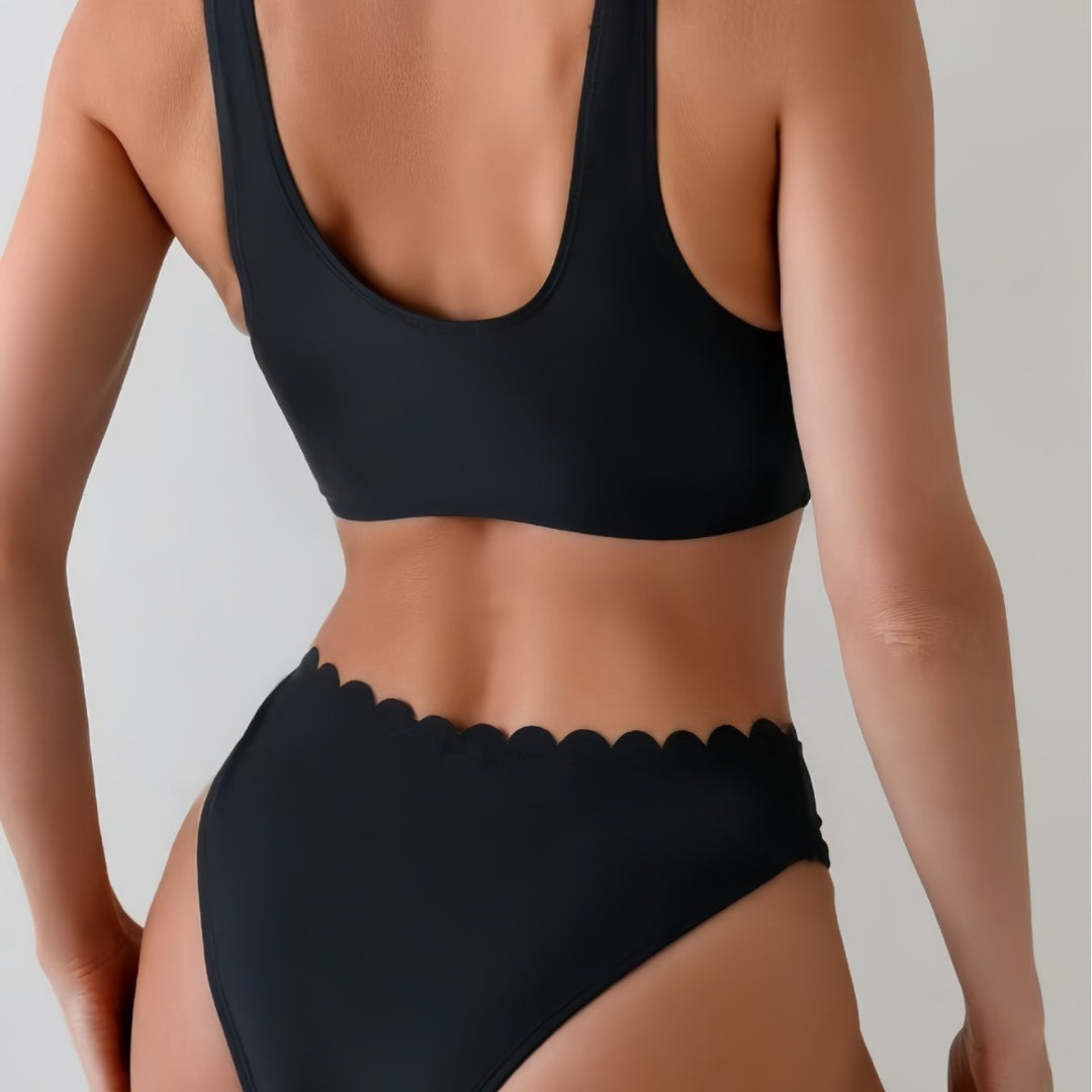 Dame bikini sæt med elegante bølgekant og dyb V-udskæring Skovae