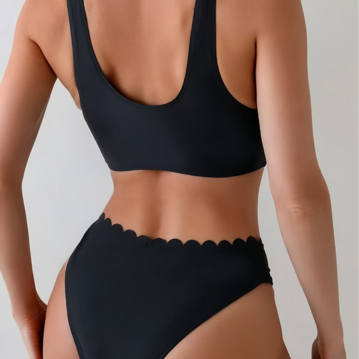 Dame bikini sæt med elegante bølgekant og dyb V-udskæring Skovae