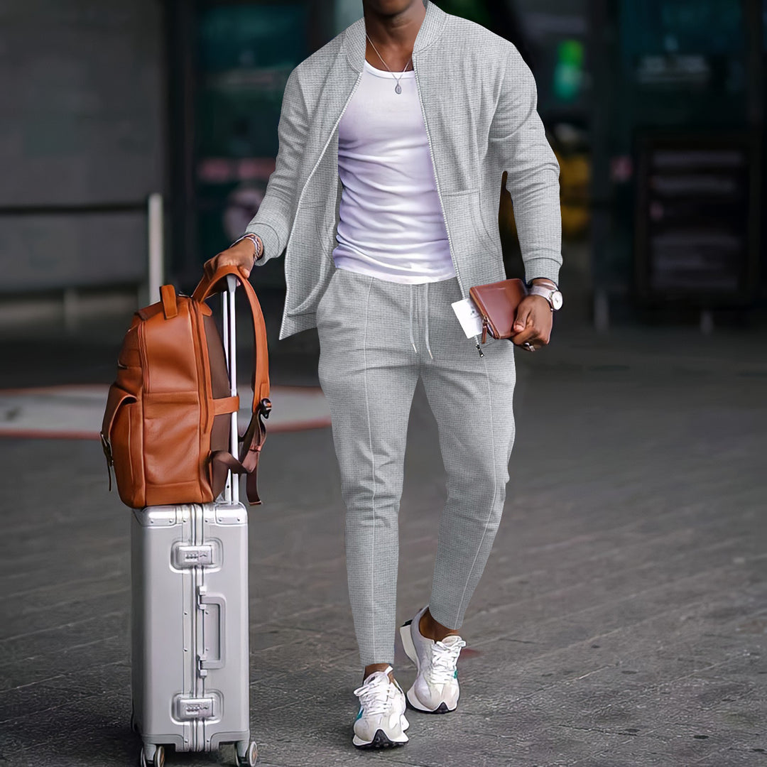 Herrer modetrendy fritidsdragt med sporty detaljer og åndbart stof Stilla