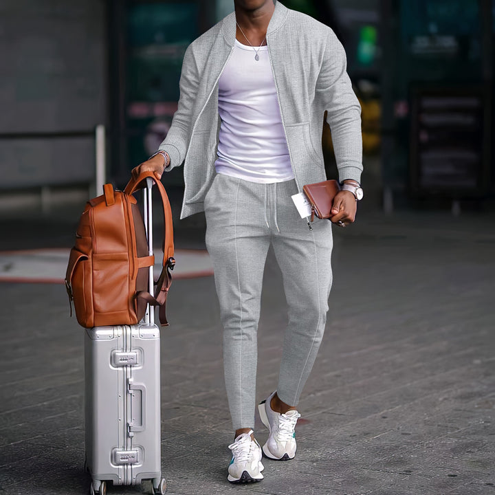 Herrer modetrendy fritidsdragt med sporty detaljer og åndbart stof Stilla