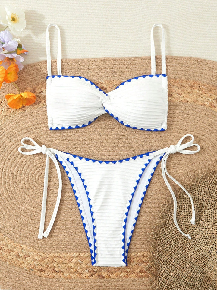 Dame Bandeau-bikini med raffineret ruffles design og justerbare stropper Stilla