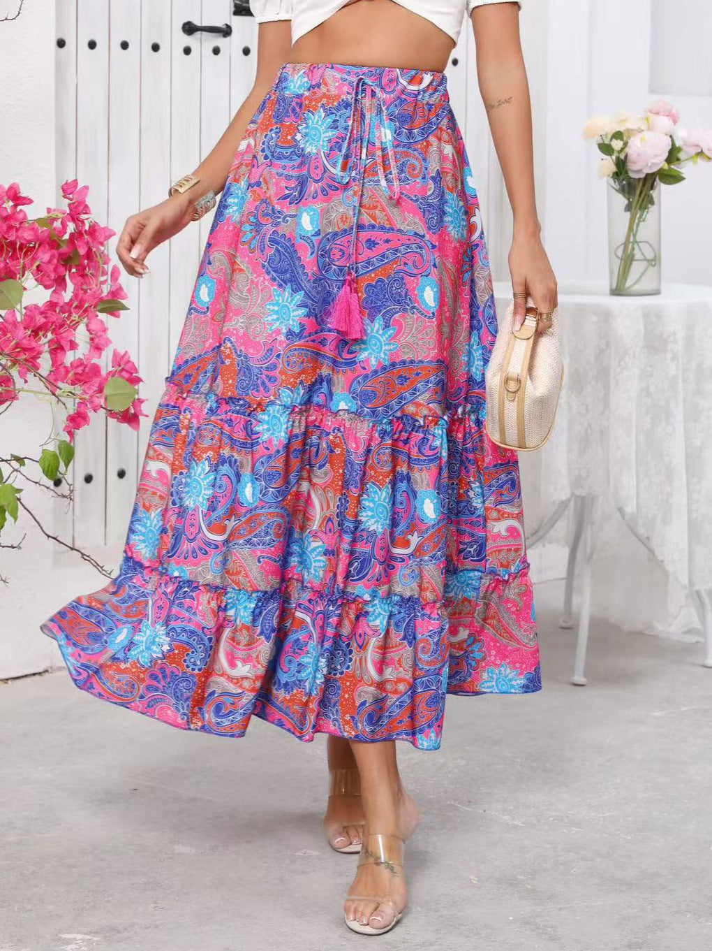 Dame Maxiskørt med voluminøst snit og farverigt paisley-design Stilla