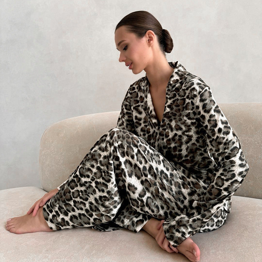 Dame pyjamafarve i luksuriøs dyretryk Stilla