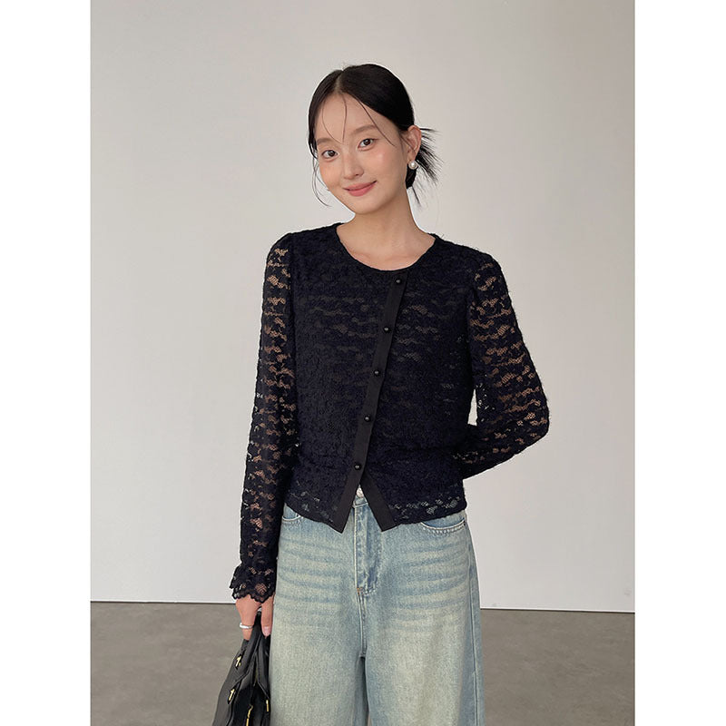 Dame elegant spidsbluse med knapdetaljer og lange ærmer Stilla