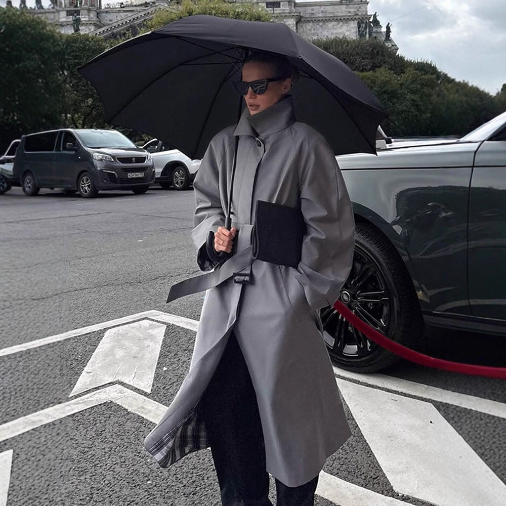 Dame elegant trenchcoat med moderne snit Stilla