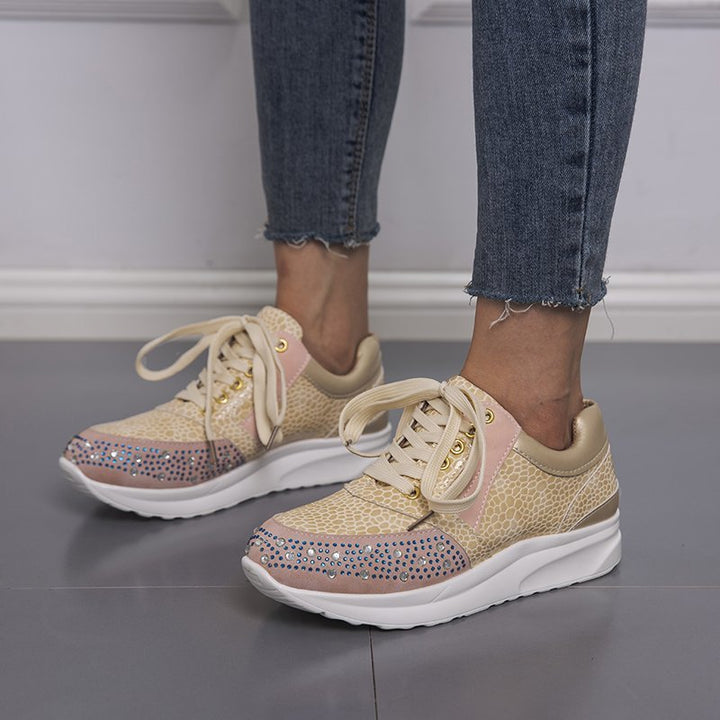 Dame Sneakers med glitrende rhinsten og stilfuld metallic-overflade Stilla