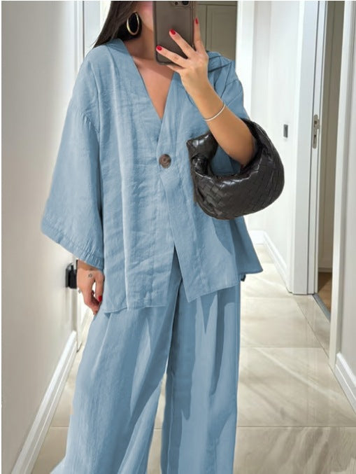 Dame loungewear-sæt med løs pasform og elegant knapdetaljering Stilla
