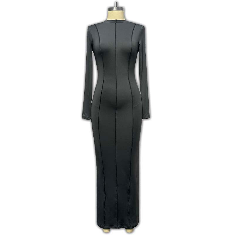 Dame langærmet kjole med elegant ståkrave og figursyet design Stilla