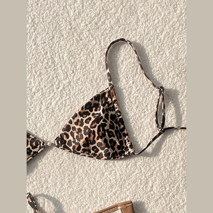 Dame Triangel-Bikini med dyreagtigt design og fashionabel glans Skovae