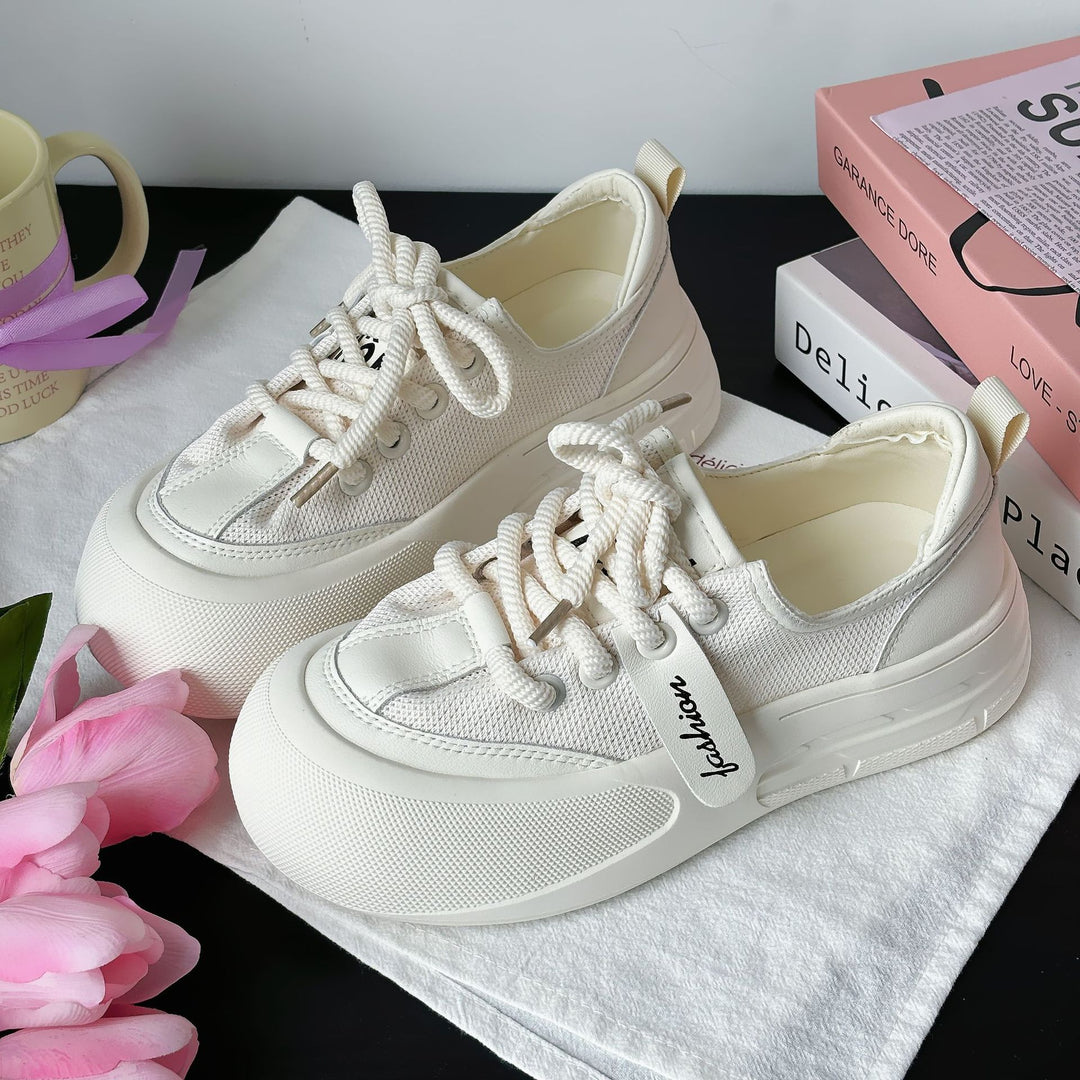 Dame Sneakers i sporty-moderne design med elastiske snørebånd og støddæmpende sål Stilla