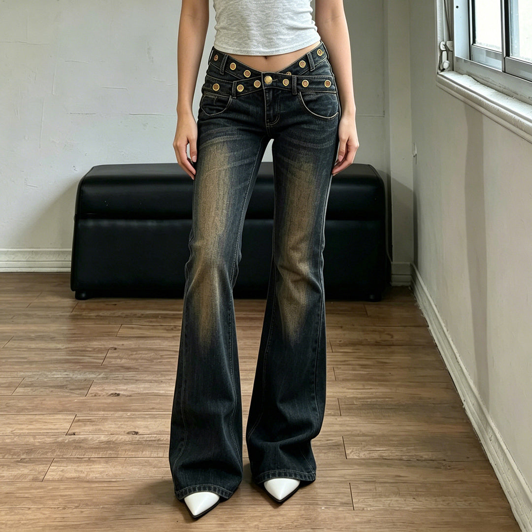 Dame Flared Jeans med dekorative knapdetaljer og moderigtigt finish Skovae