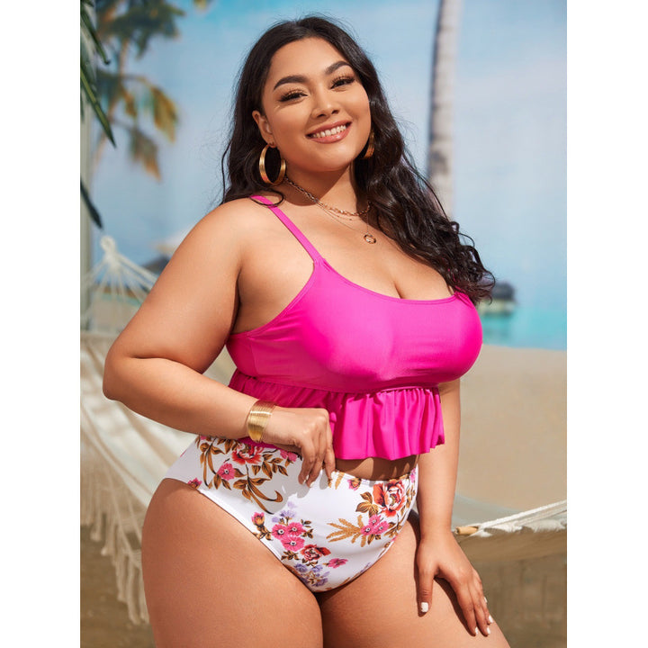 Dame bikini sæt med voluminøst ruffles design og floral high-waist slip Skovae