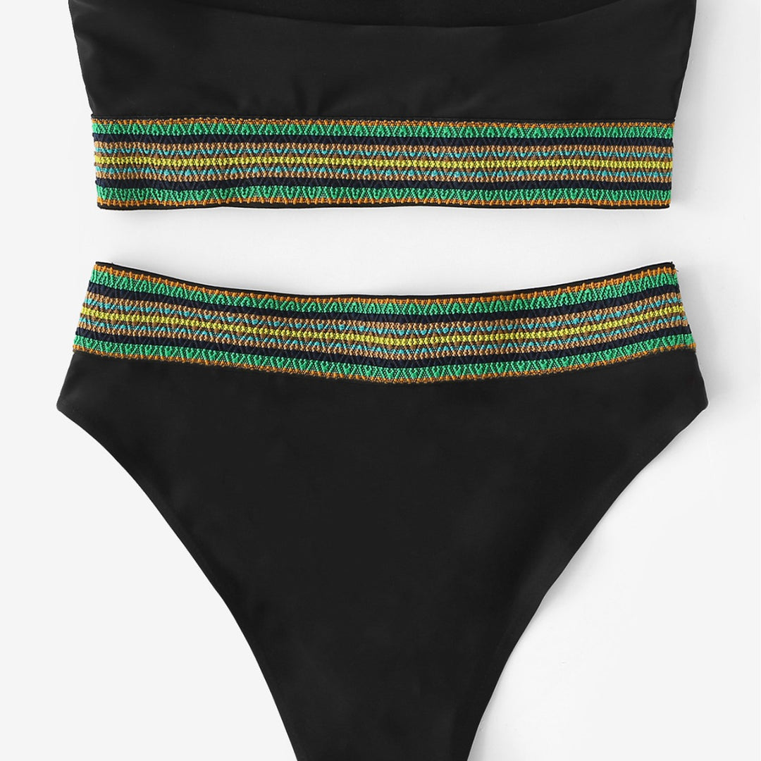 Dame Bandeau-Bikini-sæt med mode grundtone og kunstnerisk farbånd-applikation Stilla
