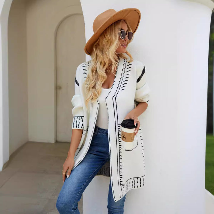 Kvinders cardigan med fashionabelt mønster og elegant V-hals Stilla