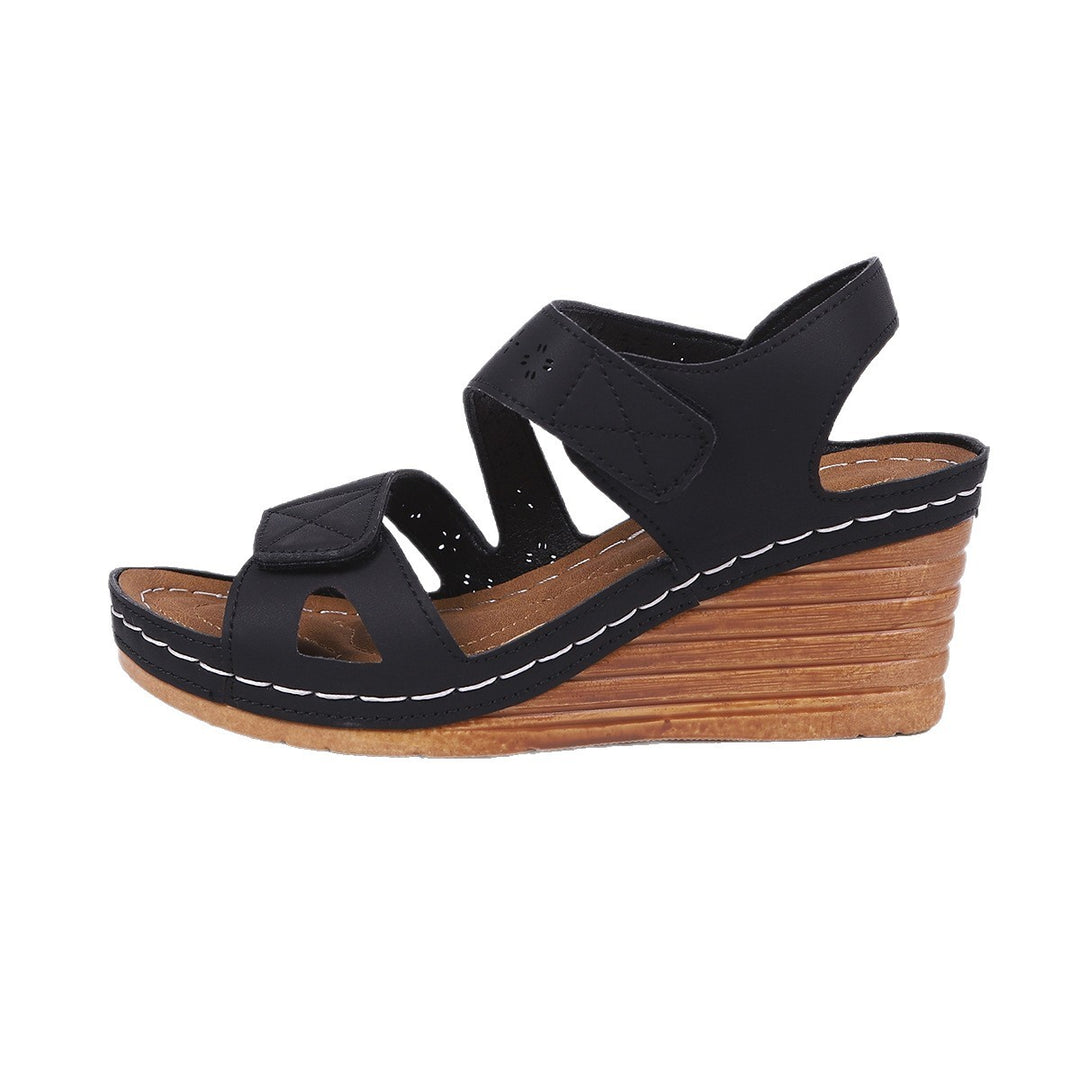 Dame Wedge-sandaler med justerbare remme og luftig sål Stilla