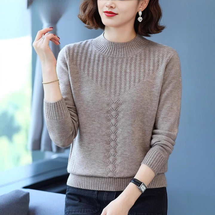 Kvindernes elegante strikkede sweater med moderne kabelmønster Stilla