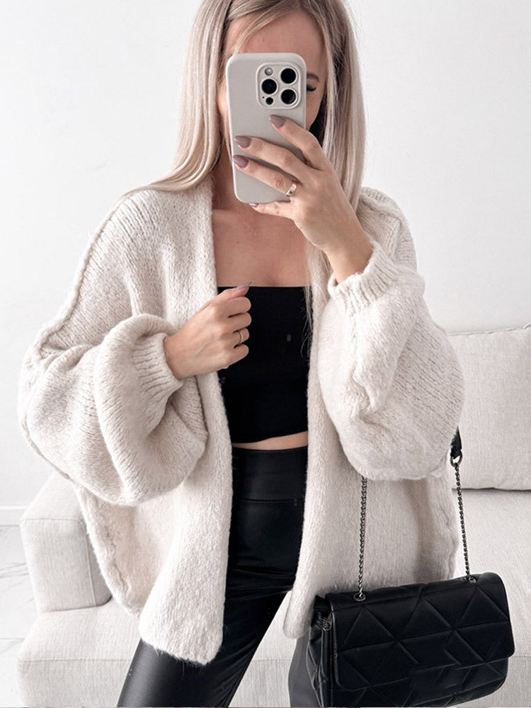 Dame afslappet strikket cardigan med oversized pasform og voluminøse ærmer Stilla
