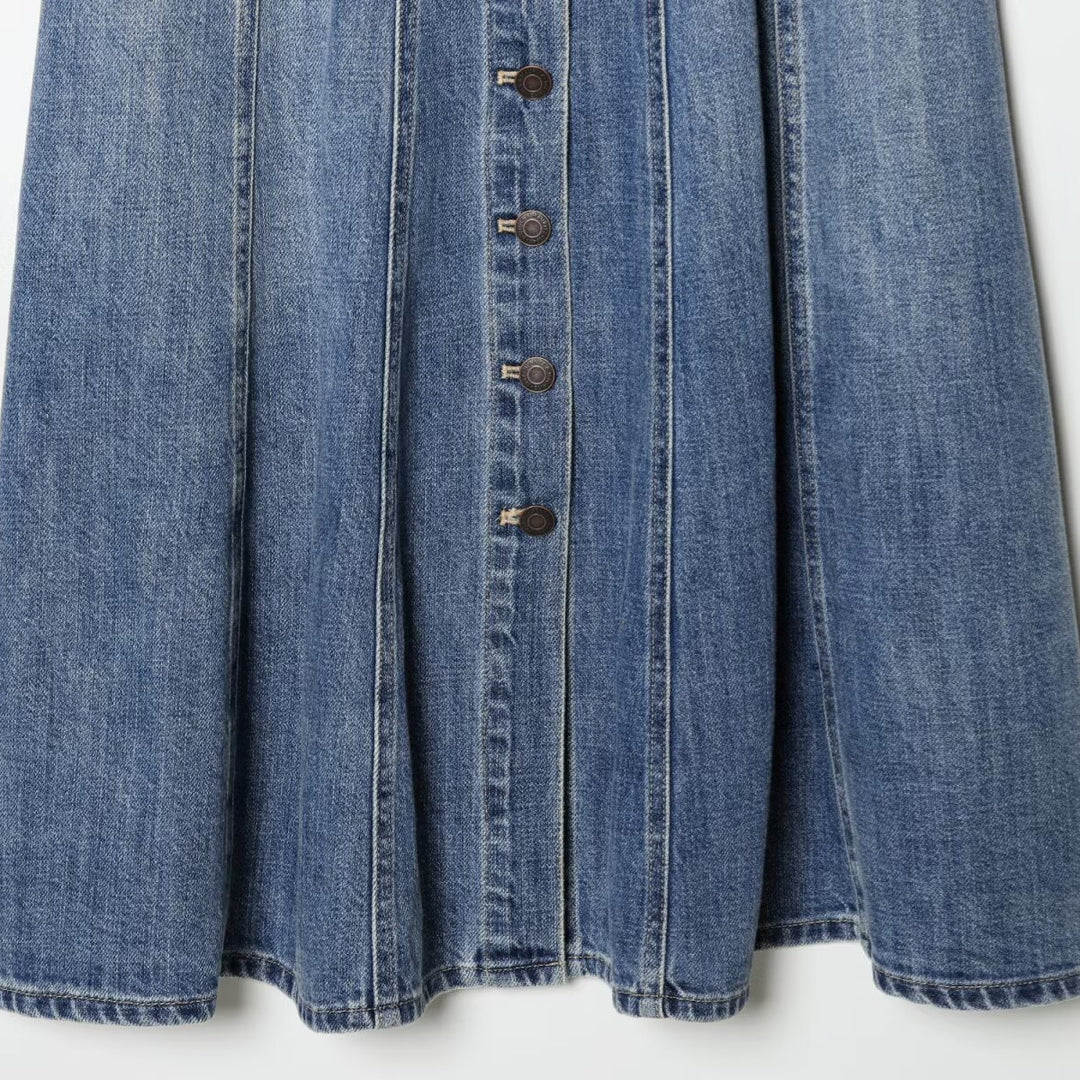 Dame Jeans Maxikjole med knaplukning og svingende kant Skovae