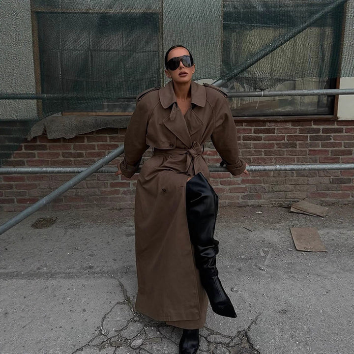 Dame elegant trenchcoat med taljebælte og højt lukket krave Stilla