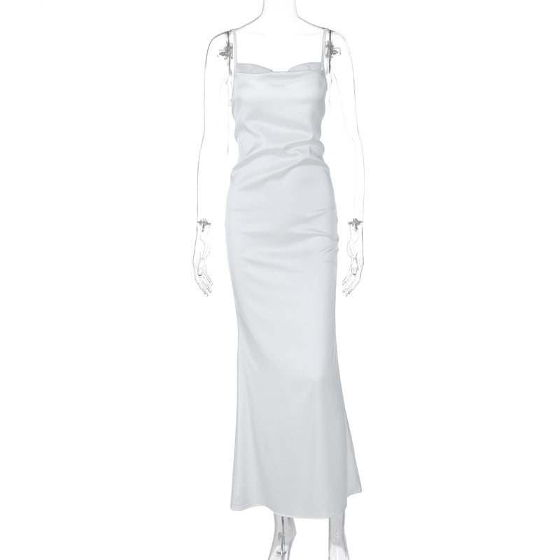 Dame Elegant aftenkjole med smalt snit og minimalistisk æstetik Stilla