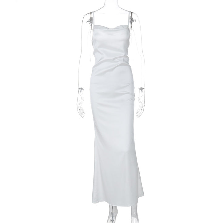 Dame Elegant aftenkjole med smalt snit og minimalistisk æstetik Stilla