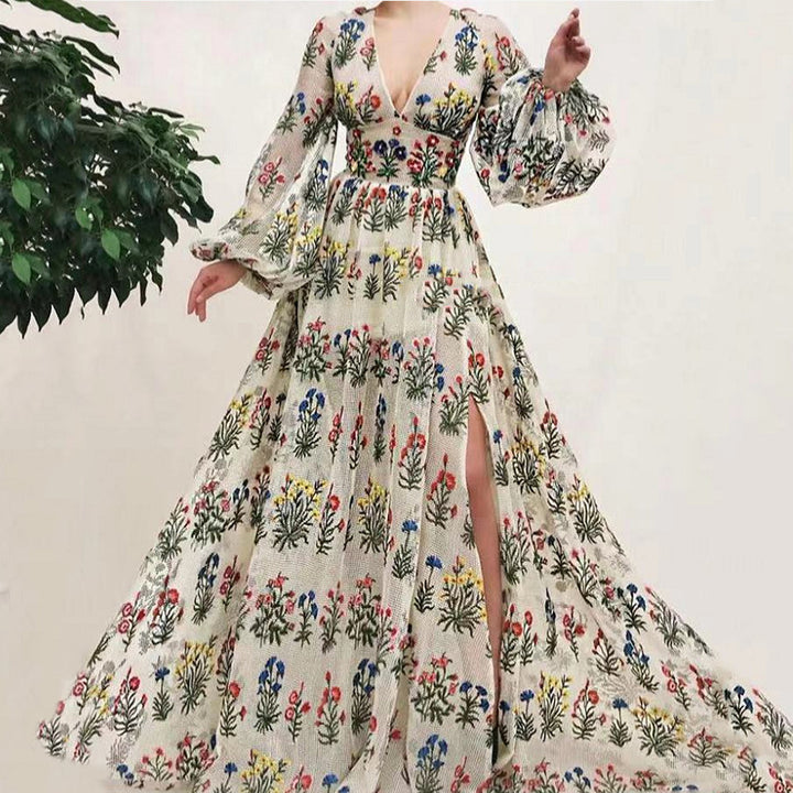 Dame Maxi-kjole med floral broderi og svajende kant Stilla