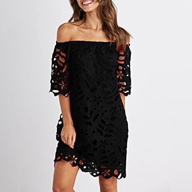 Dame Off-Shoulder Kjole med florale Cut-Outs og luftige Ærmer Stilla