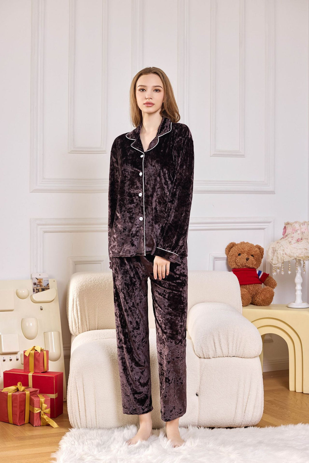 Dame luksuriøs satin pyjamas med elegante detaljer Stilla