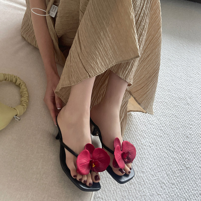 Dame flip-flops med florale detaljer og delikat hæl Stilla