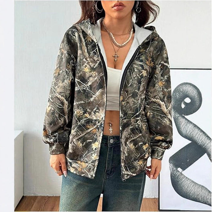 Kvinders hættejakke med camouflage mønster og løs pasform Stilla