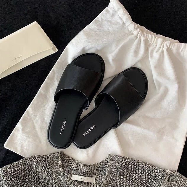 Dame minimalistiske badesandaler med bred rem og polstret indersål Stilla